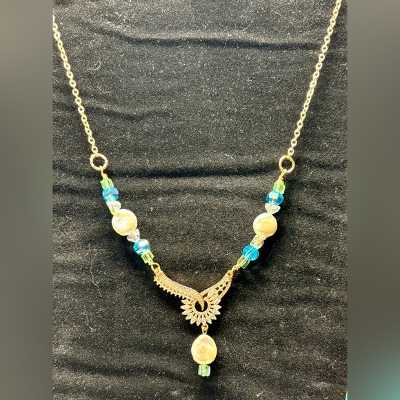 Elegant Gold and genuine Biwa pearl/Swarovski crystal blue and Green Necklace - Picture 11 of 15
